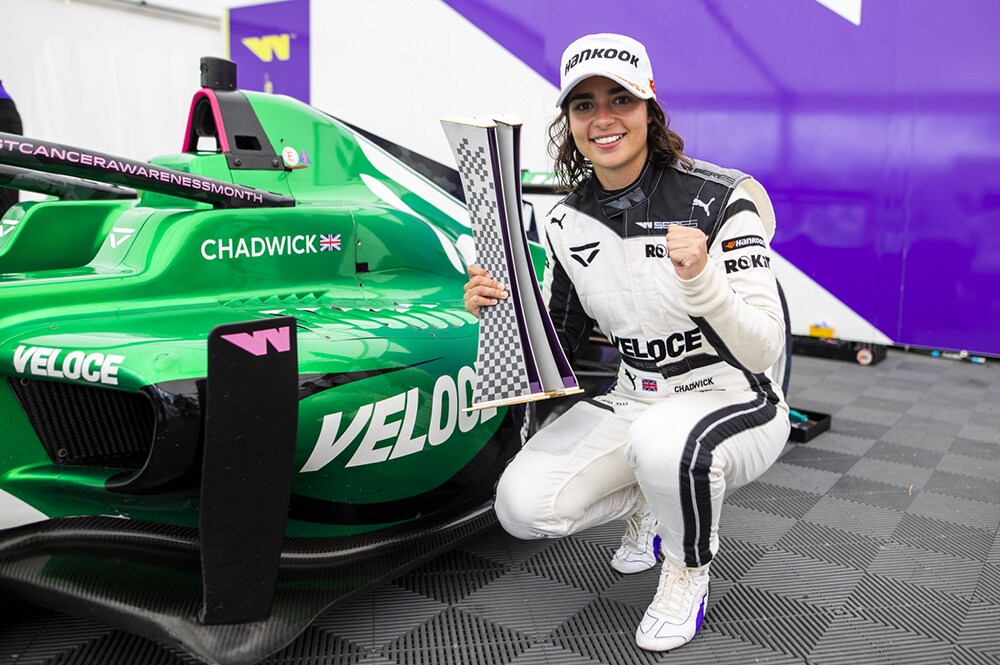 jamiechadwickwinswseries2021andsuccessfullydefendshertitlewithhankookracetires1